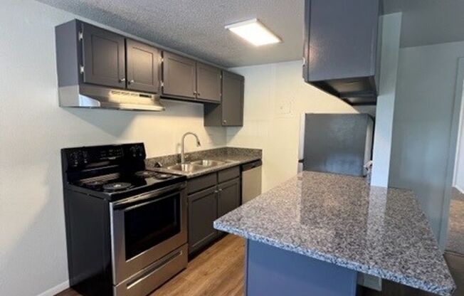 3342-3358 Butternut Dr (8 units)