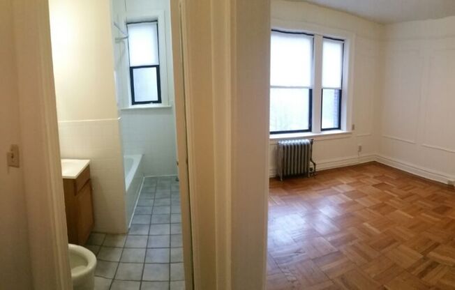 1 bed, 1 bath, 493 sqft, $1,550, Unit 5K RC