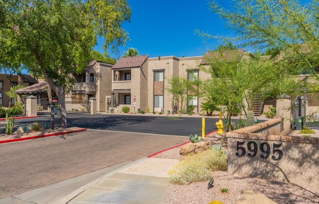 2 beds, 2 baths, 919 sqft, $1,675, Unit 1098