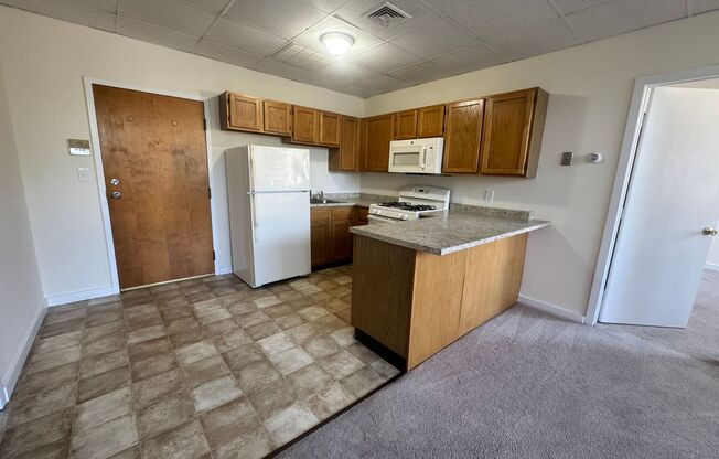 1 bed, 1 bath, 400 sqft, $1,400, Unit B24