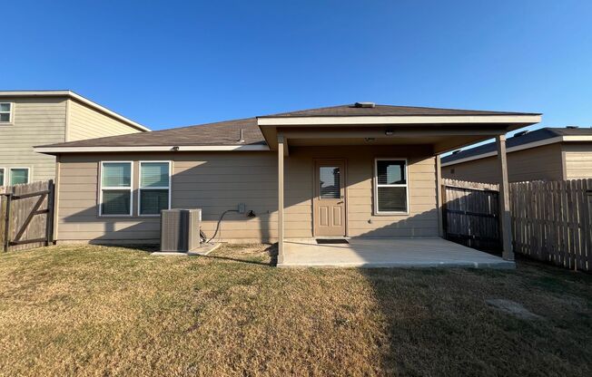 3 beds, 2 baths, $1,595