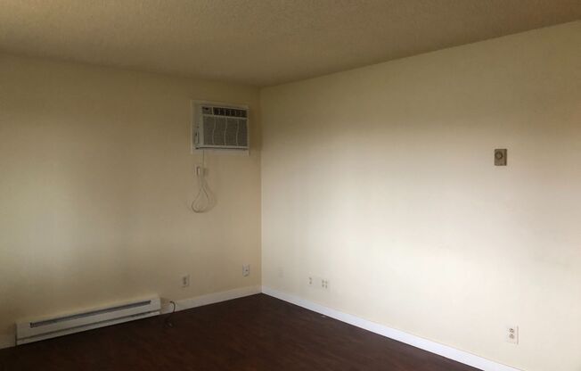 Ren-Hawthorne Apartments