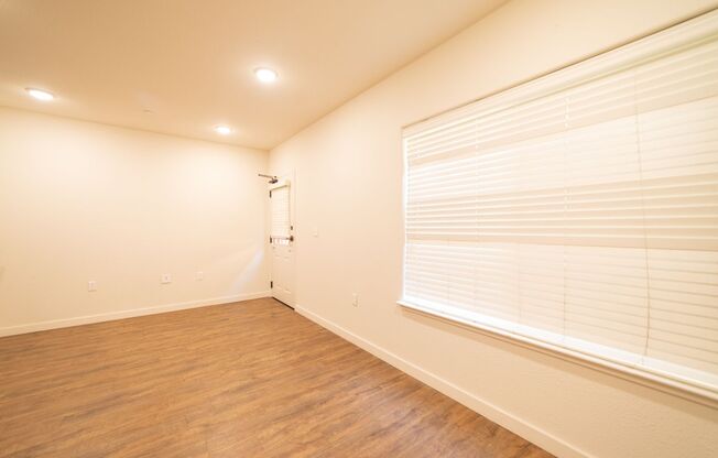 3 beds, 2 baths, 1,035 sqft, $3,995, Unit 203
