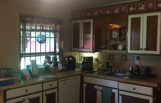 3 beds, 1 bath, $1,100