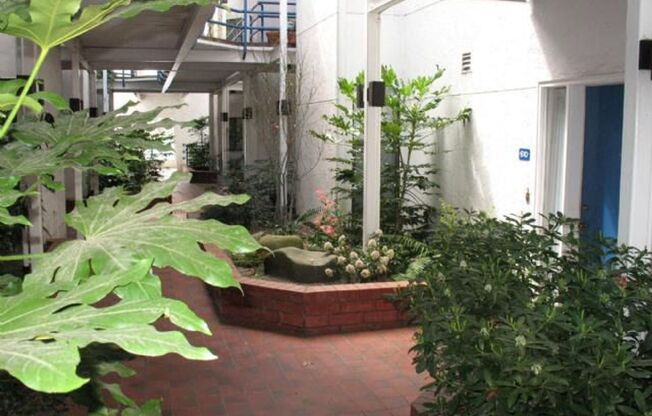 2 Bedroom Condo In Fantastic Location!