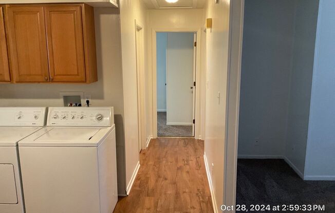 2 beds, 1 bath, 700 sqft, $1,100, Unit 01440-20