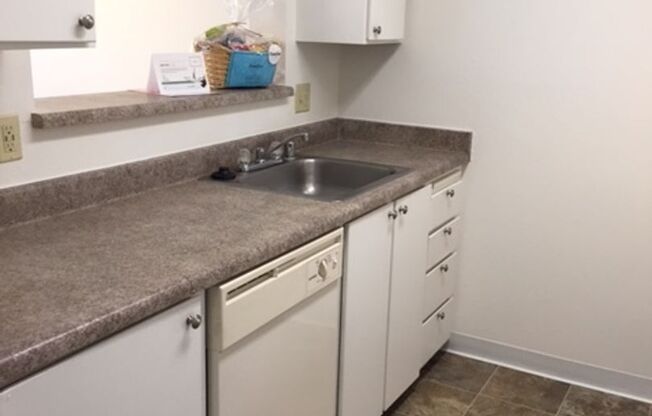 1 bed, 1 bath, 780 sqft, $1,810, Unit M204