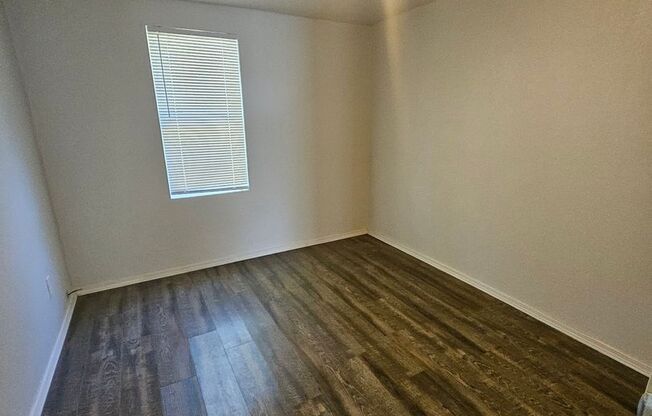 2 beds, 1 bath, $775