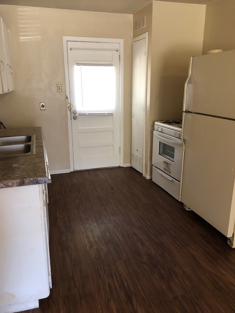 2 beds, 1 bath, $795