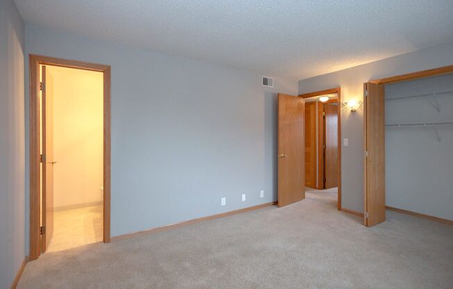 2 beds, 1.5 baths, 967 sqft, $1,130, Unit B-105