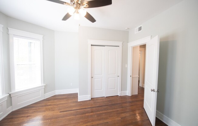 2 beds, 1 bath, 950 sqft, $1,725, Unit 4401 - D