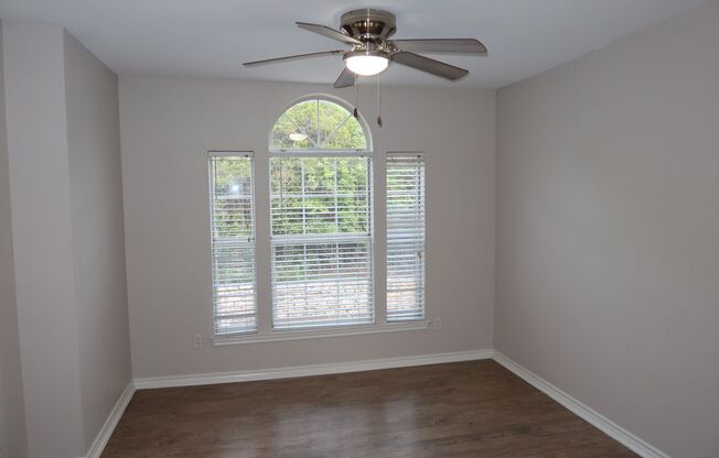 1 bed, 1 bath, $1,295, Unit Unit 825