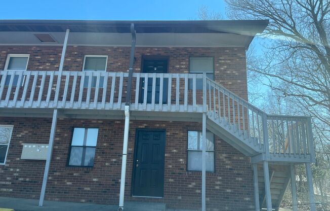 828 MEADOWRIDGE COURT