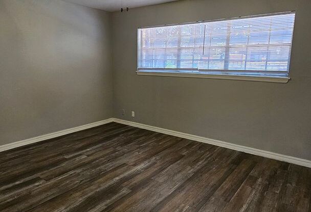 2 beds, 2 baths, 925 sqft, $1,300, Unit 119