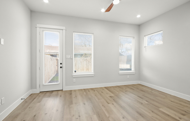 2105 SAM WILSON ST E