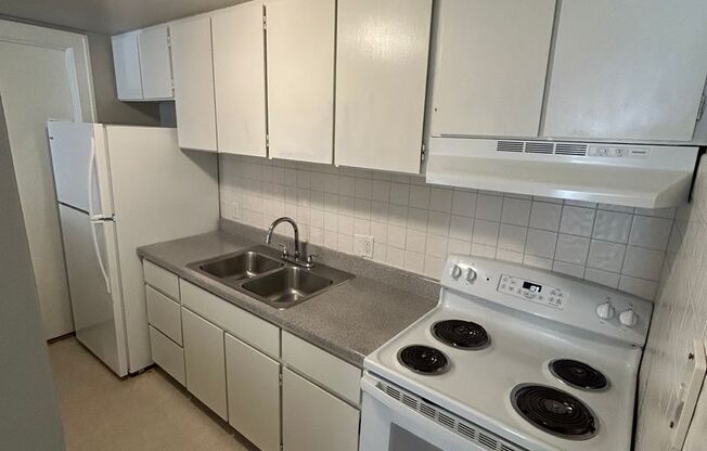 728 East 16th Street (New Town)