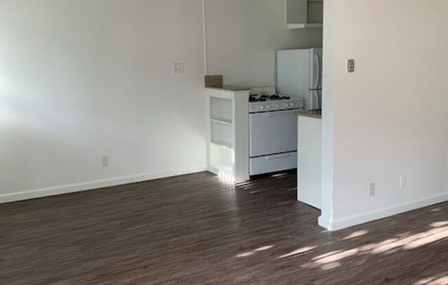 1 bed, 1 bath, $2,225, Unit 07