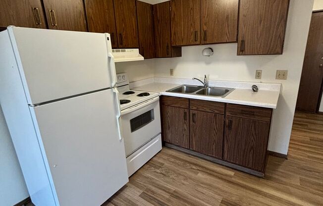 Studio, 1 bath, 360 sqft, $550, Unit 20