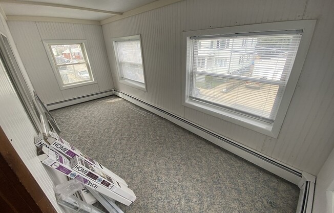 3 beds, 1 bath, $2,600, Unit 2