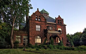 1818 LASALLE AVE