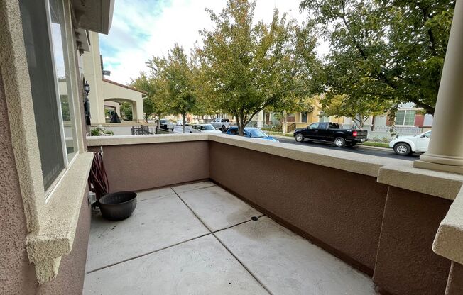 Nice Townhome w/ Detached Garage, Granite Counters