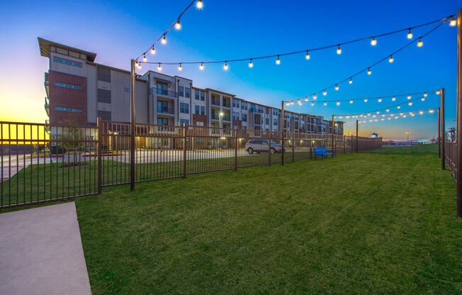 1 bed, 1 bath, 720 sqft, $1,375, Unit 2112