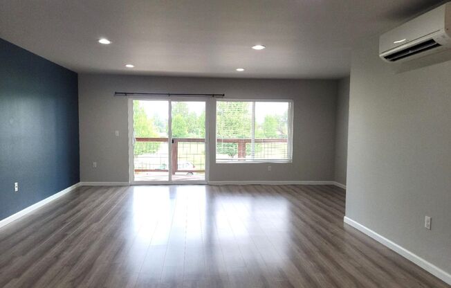 3 Bedroom Home in Convenient Bremerton Location!