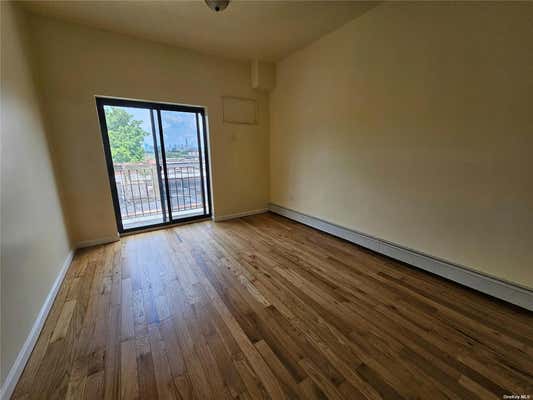 3 beds, 2 baths, 1,200 sqft, $3,595