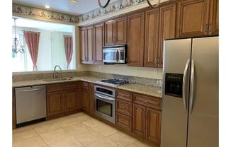 2 beds, 2.5 baths, $3,288