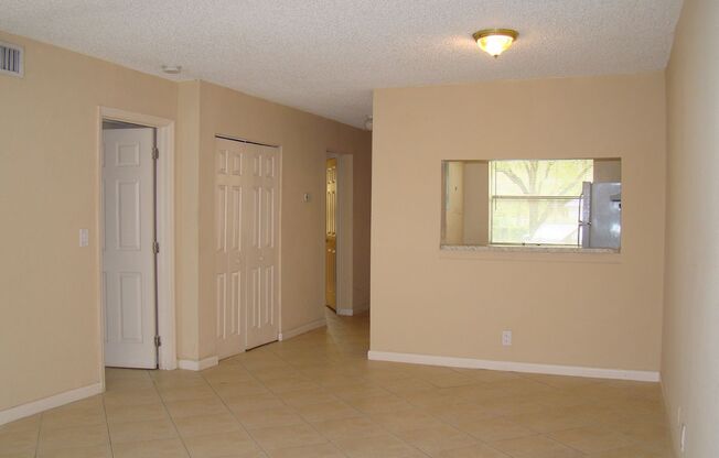 LARGE 2/2 CORAL SPRINGS 1 DAY APPROVAL Tile Floors - Renovated Kitchen and Baths