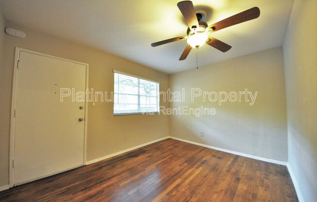 711 Argonne Ave NE