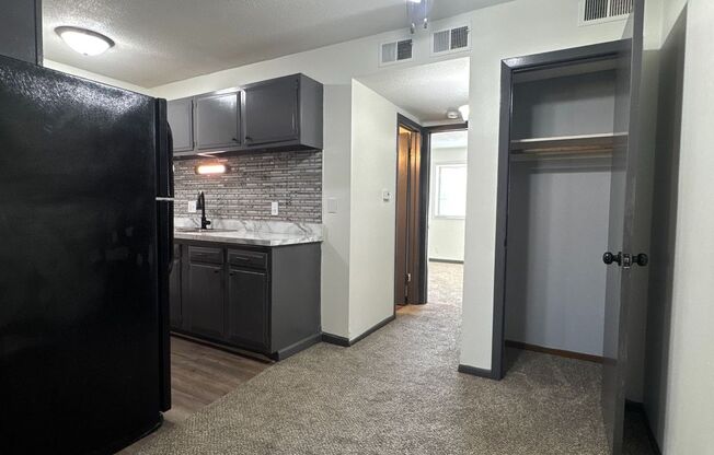 1 bed, 1 bath, $750, Unit 2