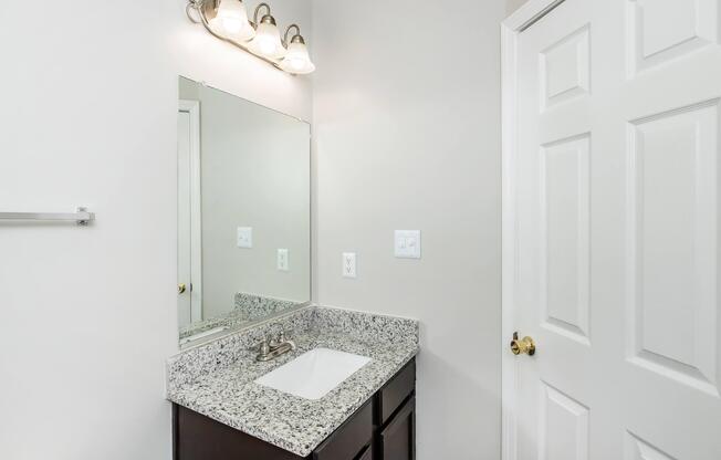 2 beds, 2 baths, 970 sqft, $1,350