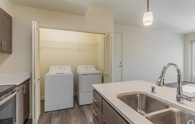 1 bed, 1 bath, 684 sqft, $1,425, Unit B304