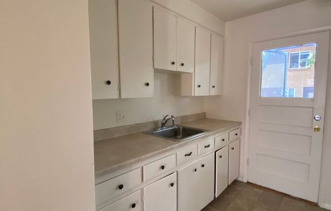 2 beds, 1 bath, 750 sqft, $1,550