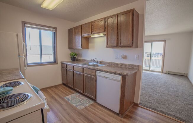 3 beds, 1 bath, 1,070 sqft, $965, Unit 1414-201