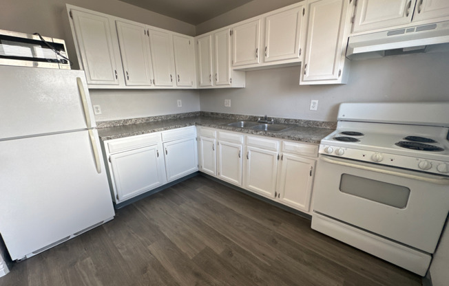 2 beds, 1 bath, 800 sqft, $1,101, Unit 3