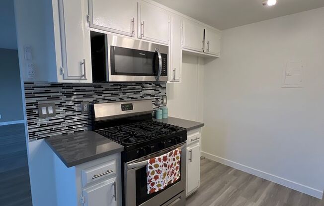 2 beds, 1 bath, 1,100 sqft, $2,575, Unit 241-41