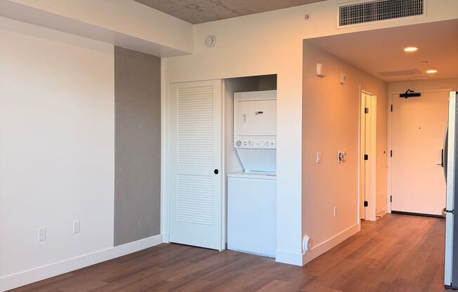 Studio, 1 bath, 362 sqft, $2,095, Unit 703
