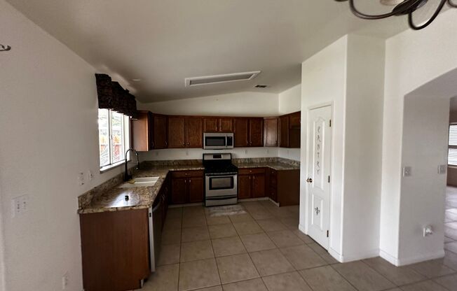 3 beds, 2 baths, $2,595