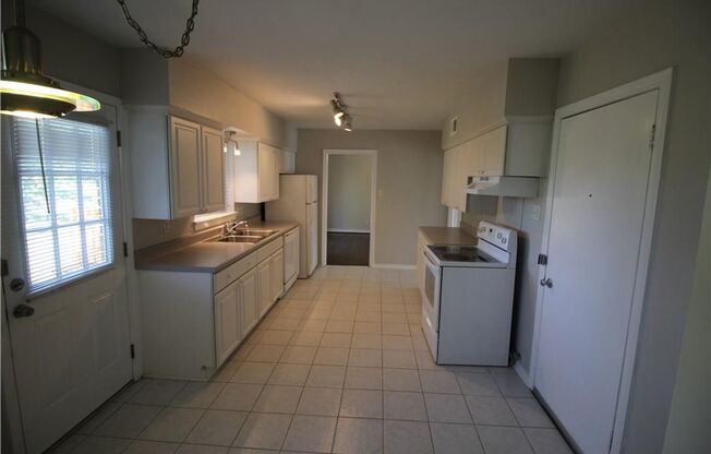 2 beds, 2 baths, $2,295