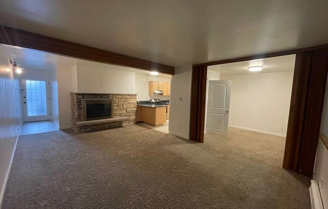 COMMUTERS!! Fantastic Location!!