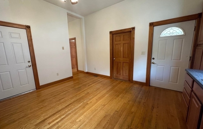 3 beds, 1 bath, 1,200 sqft, $2,900, Unit 1