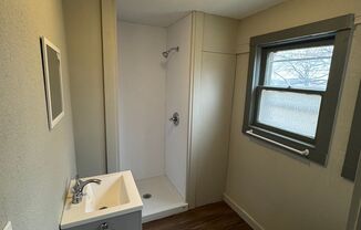 3 beds, 1 bath, $1,195