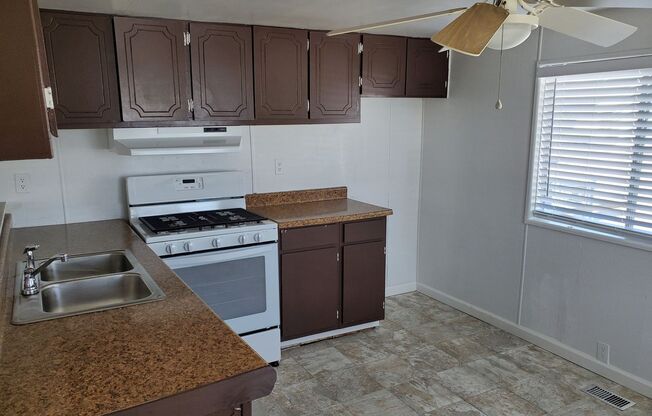 Now Available: 2 bedroom. Bullhead City
