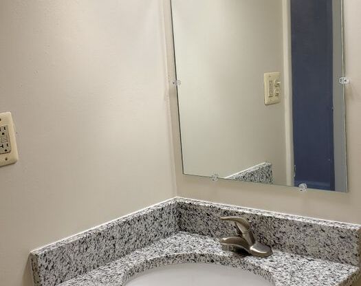 3 beds, 2 baths, 1,300 sqft, $2,400, Unit 3351 #204