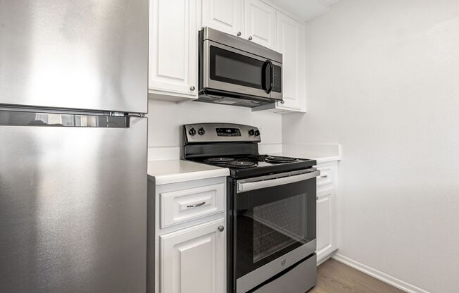 2 beds, 2 baths, 1,008 sqft, $2,600
