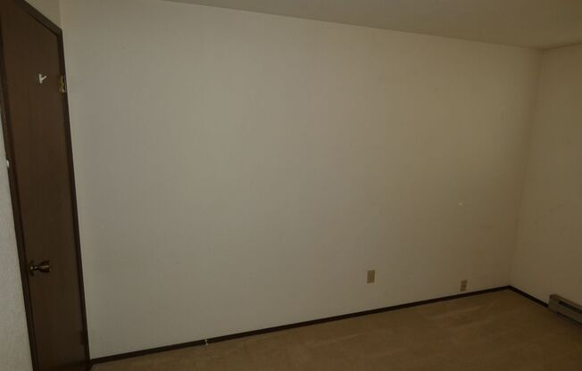 2 beds, 1 bath, $1,450, Unit Unit 05