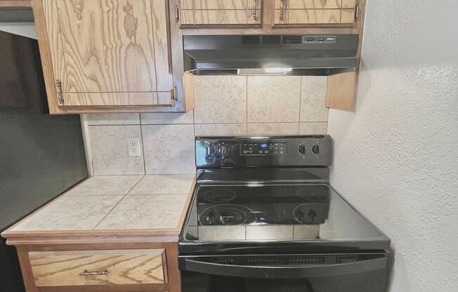 2 beds, 1 bath, 850 sqft, $825, Unit 7B