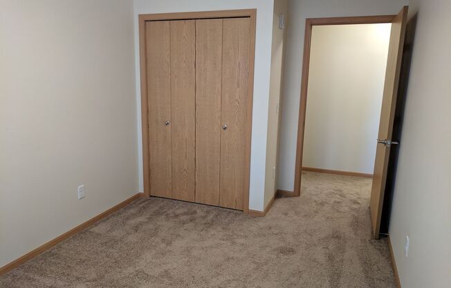 2 beds, 2 baths, 894 sqft, $1,195, Unit 615-305